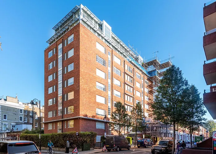 Aparthotel Roland House London